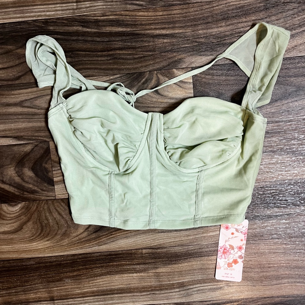 crop top tank with ribbing never worn